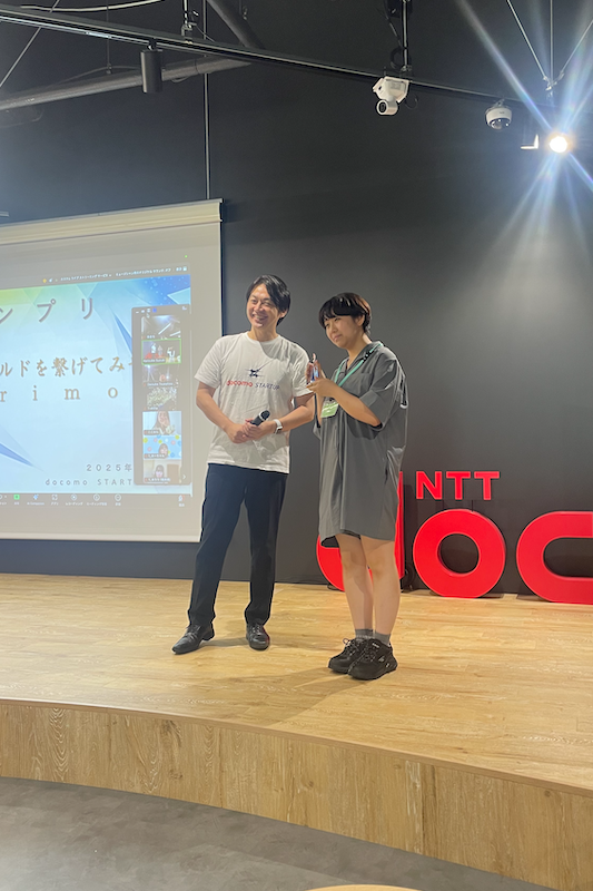 企業連携プロジェクトに取り組む学生たち